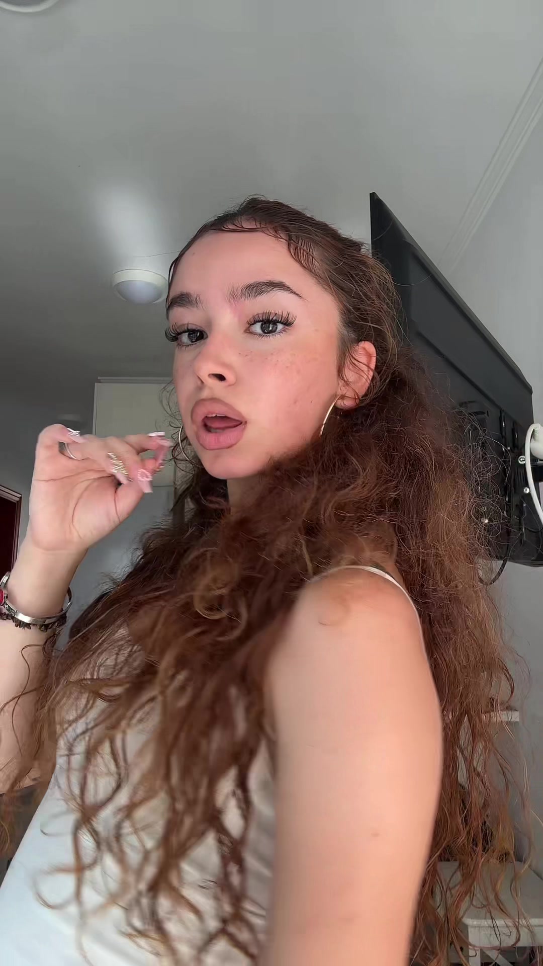 @nira
