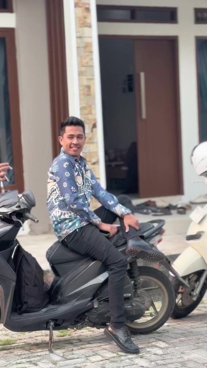 @𝗗𝗷 Nico Adhitya