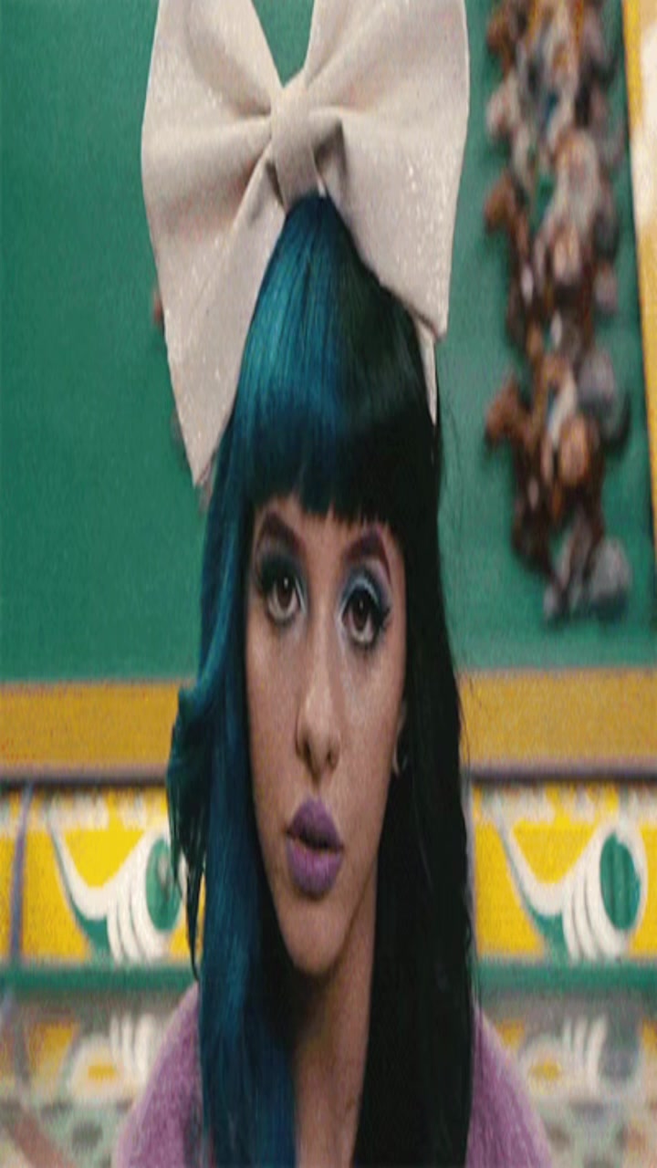 @⃟