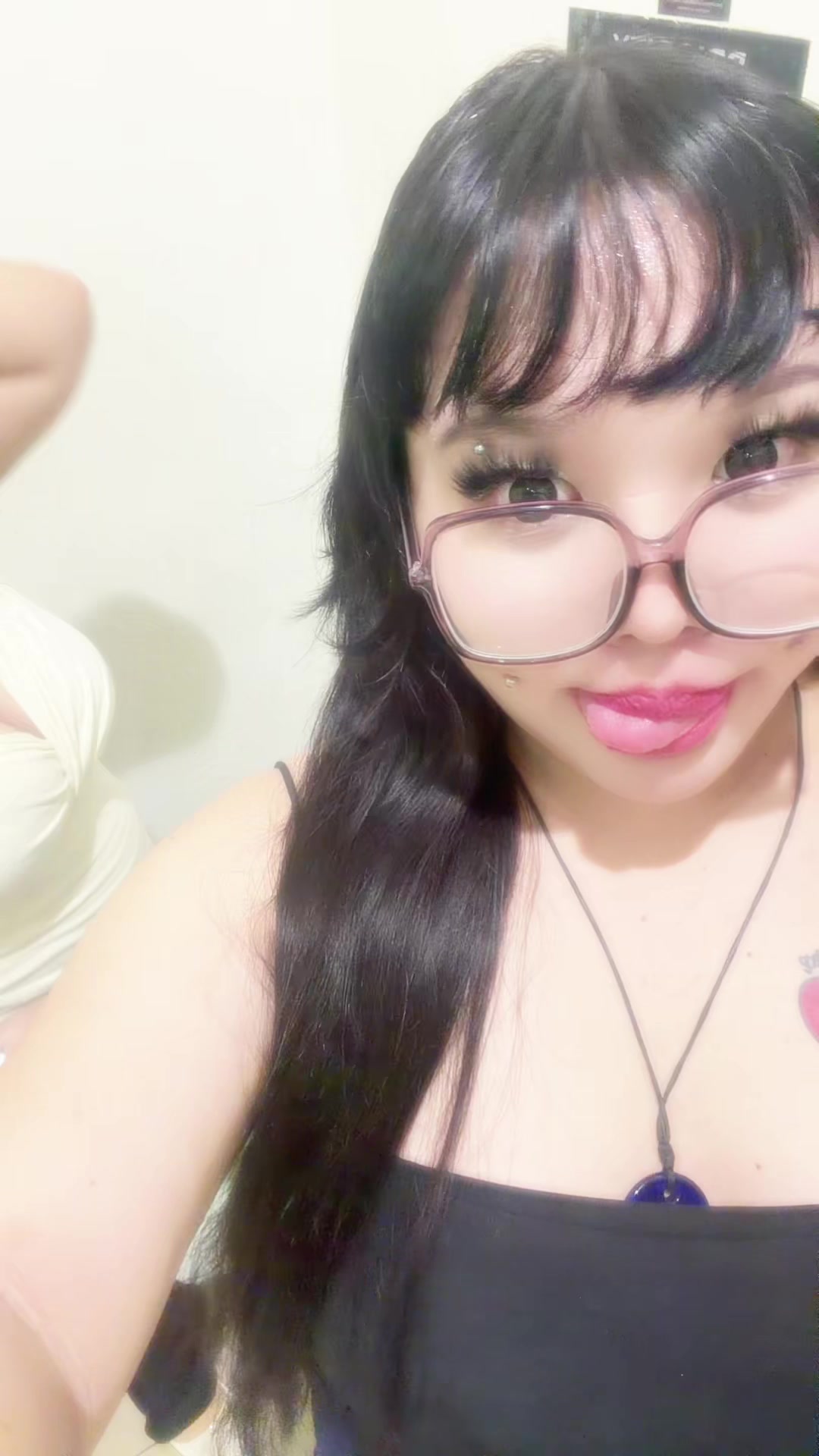 @𝙘𝙝𝙡𝙤𝙚 𝙠𝙚𝙣𝙙𝙞 🖤🇻🇳