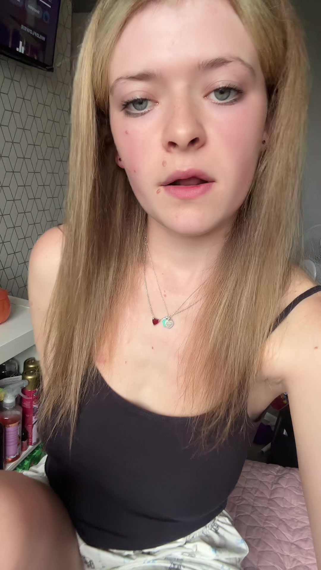 @⃟
