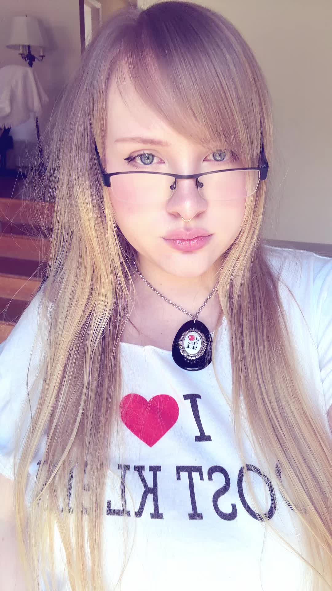 @randomcoolfriendonline