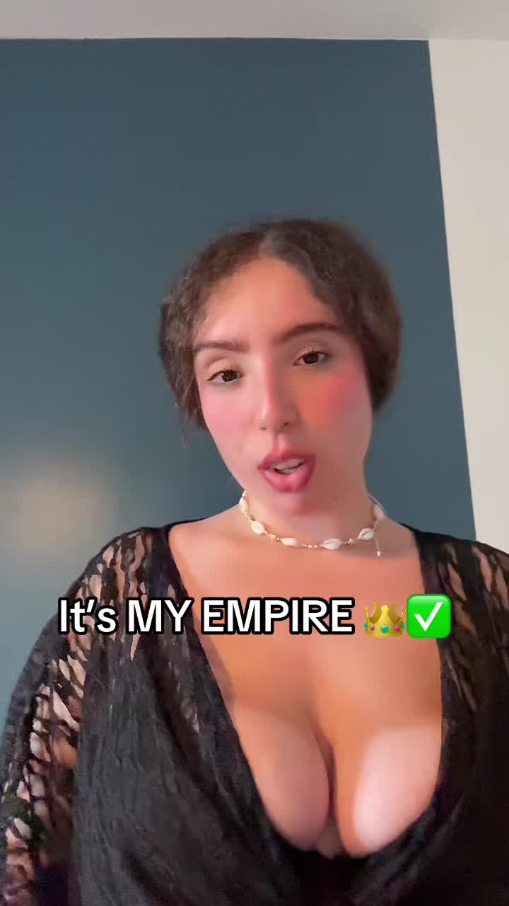 @QUEEN Nafissa