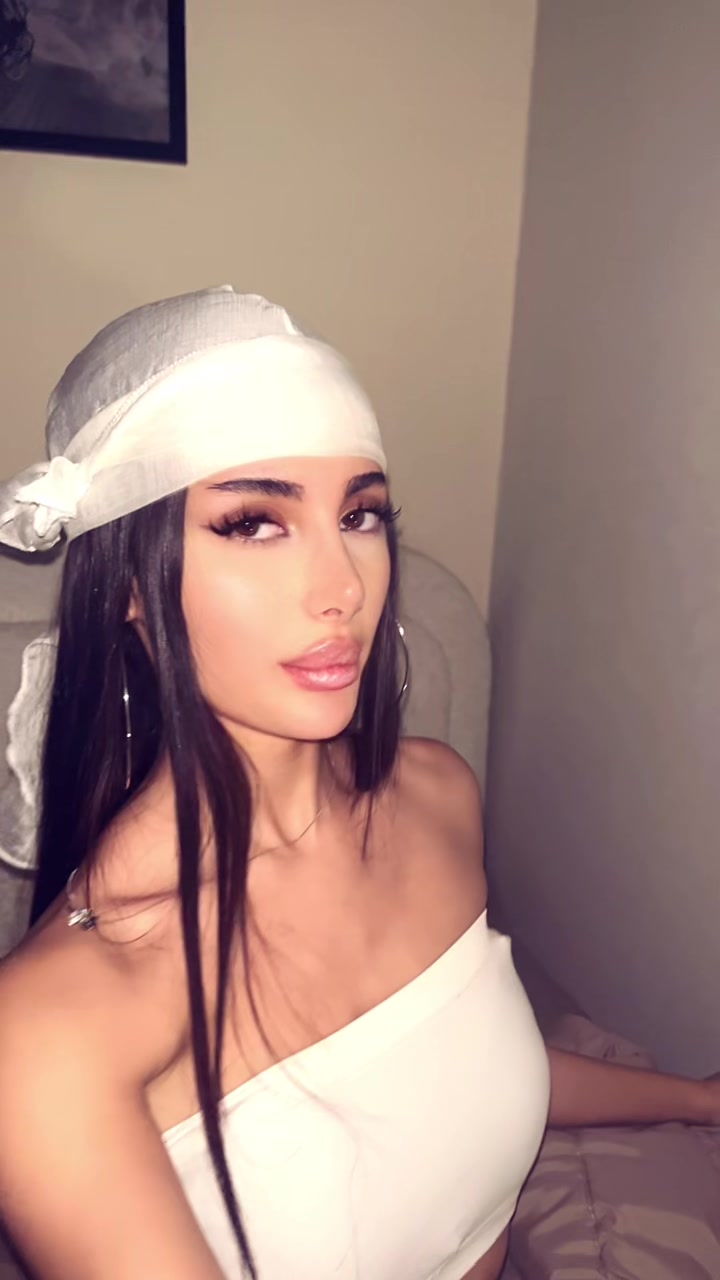 @saraborhann