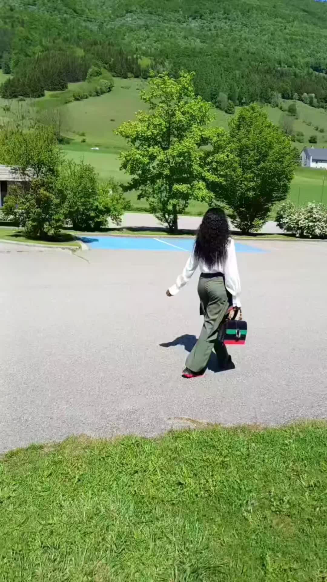@lealaris
