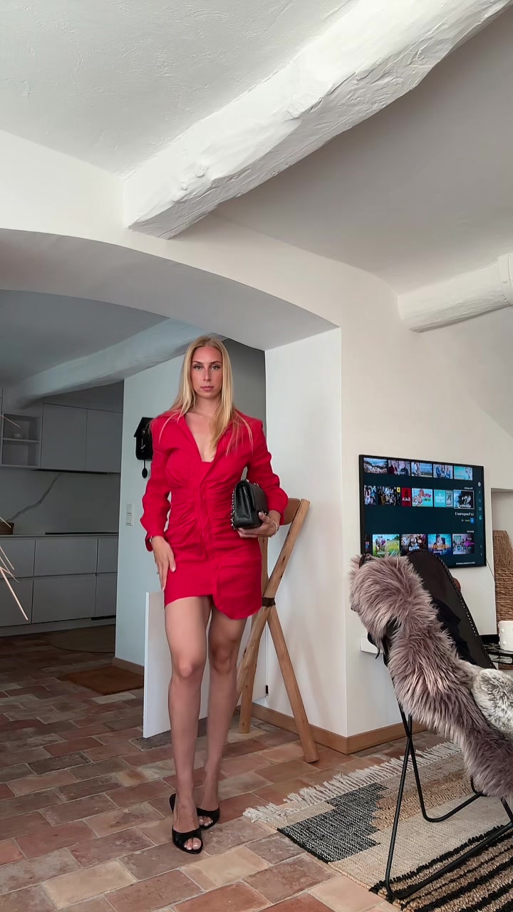 @Blondie