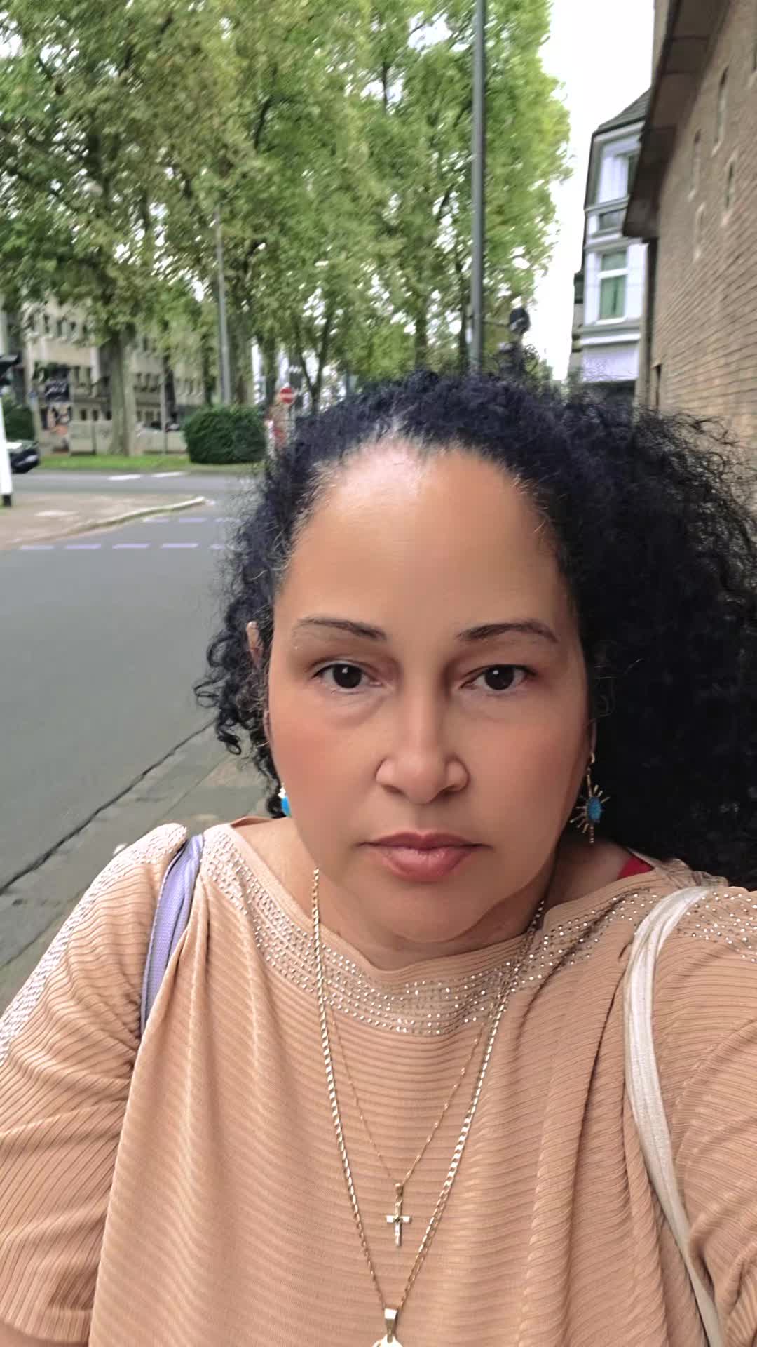 @YO SOY, LA YO SOY🇨🇺🇪🇸🇩🇪
