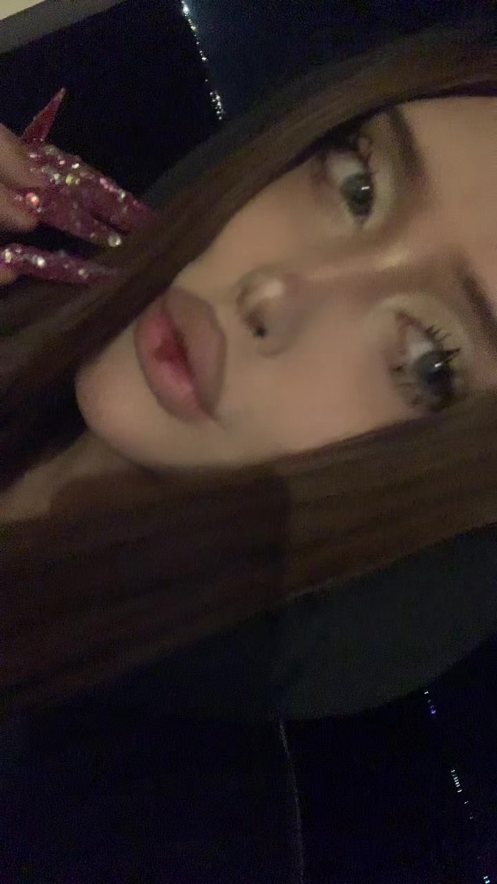 @🦄