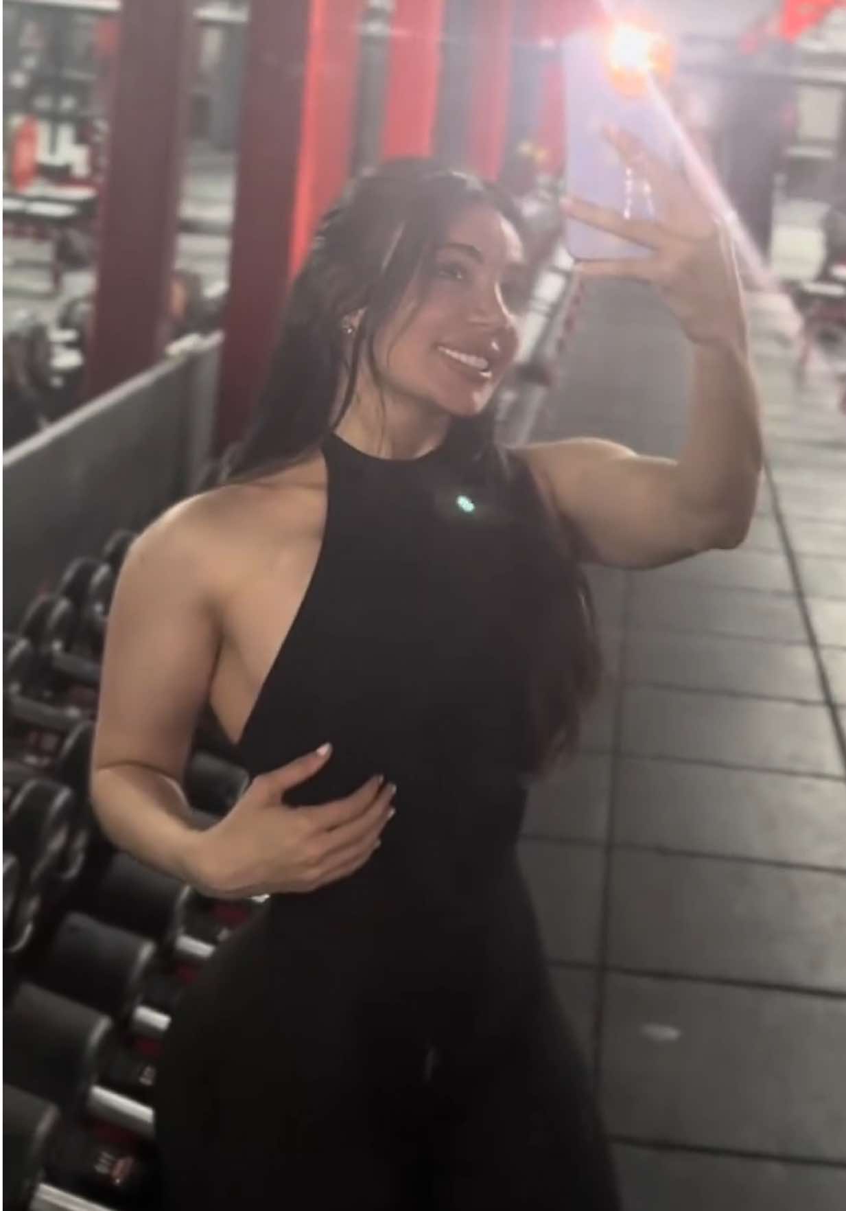 @Alybellax