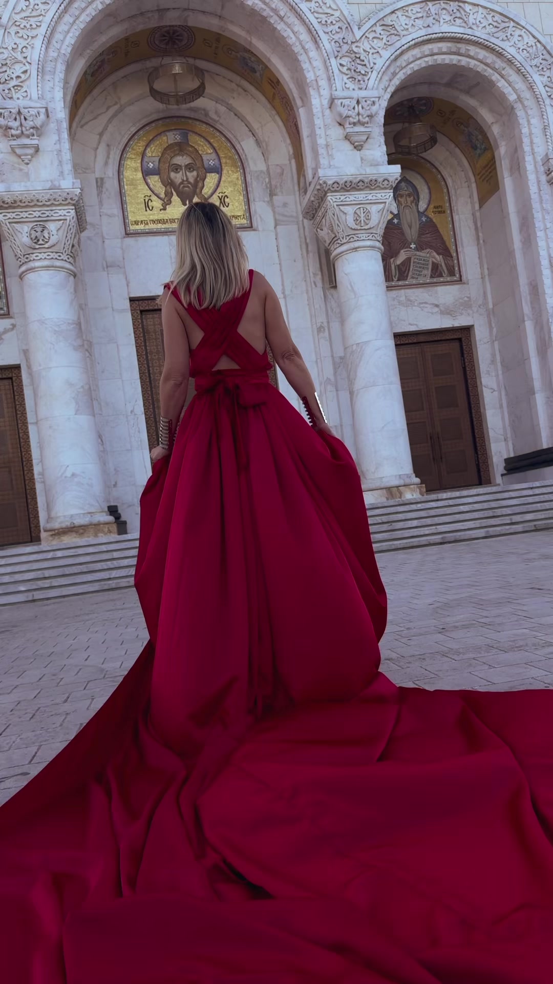 @FlyingDressesBelgrade