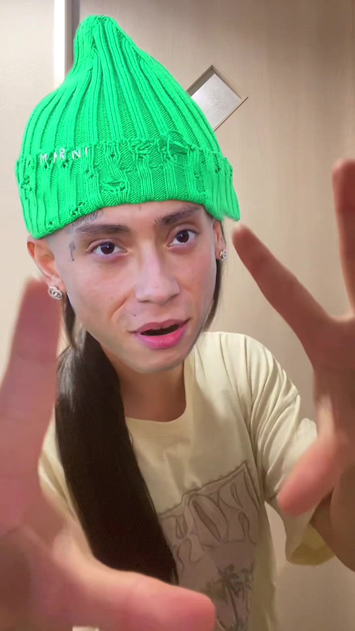 @MOMO