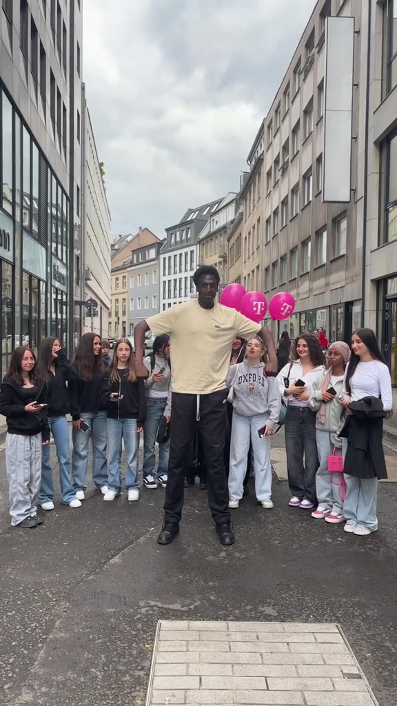 @Rupee7ft2baller