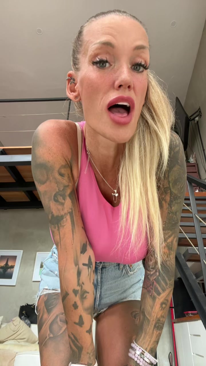 @TiffyHollywood