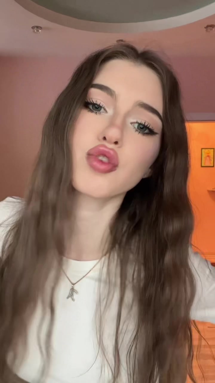 @꧁𝔸𝕃𝕀𝕊𝔸꧂