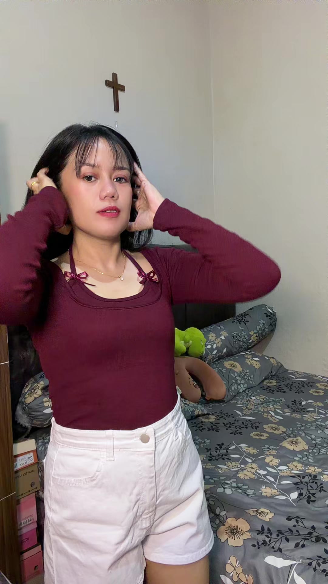 @𝐀𝐩𝐫𝐢 𝐒𝐢𝐡𝐨𝐦𝐛𝐢𝐧𝐠