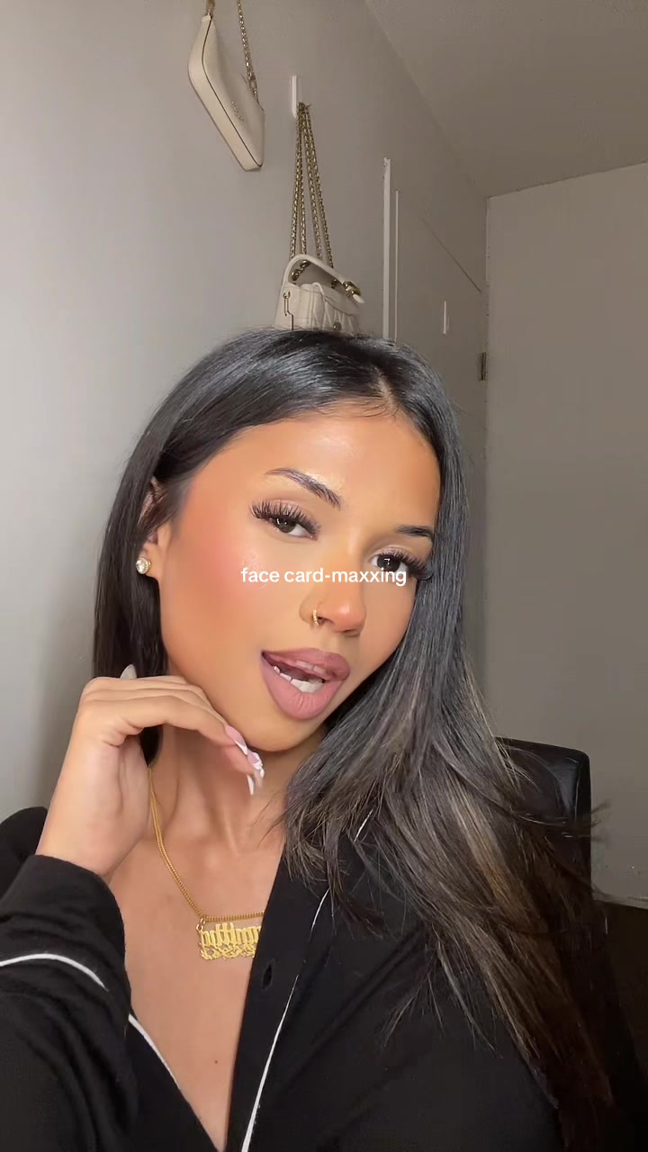 @𝒮