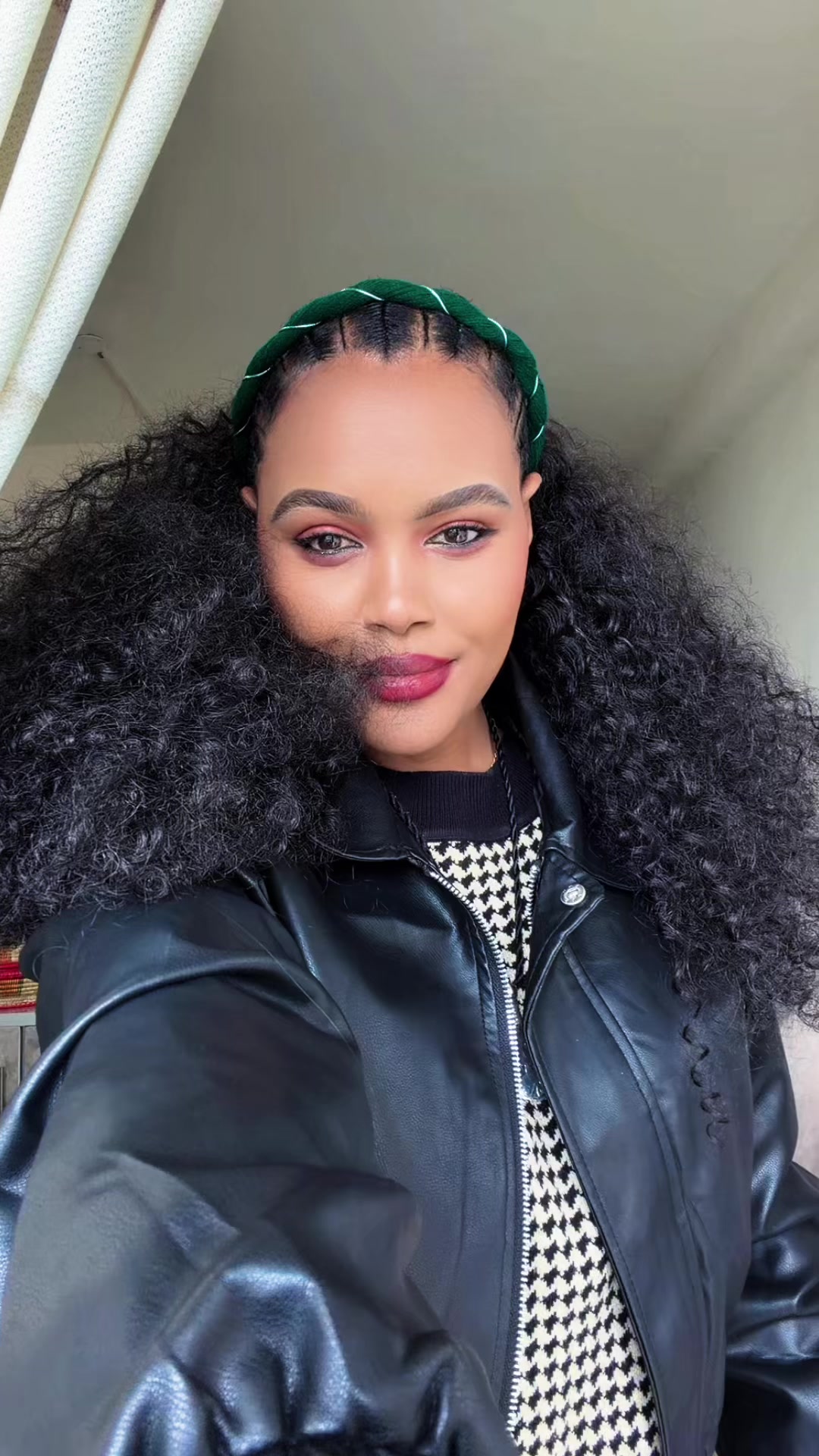 @ዚዚ / ዘውድ ሸማ 👸🦅