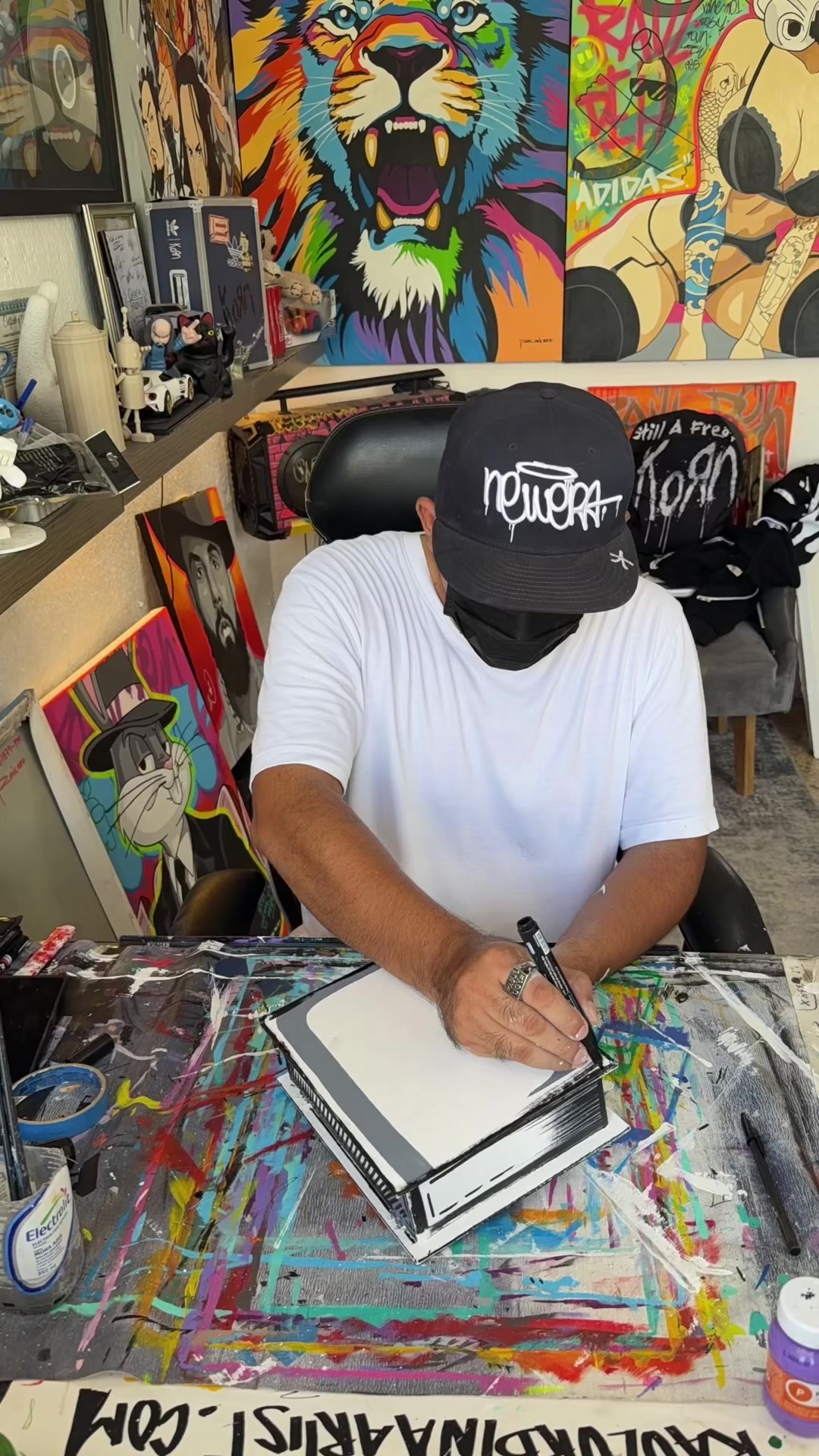 @raul urbina artist