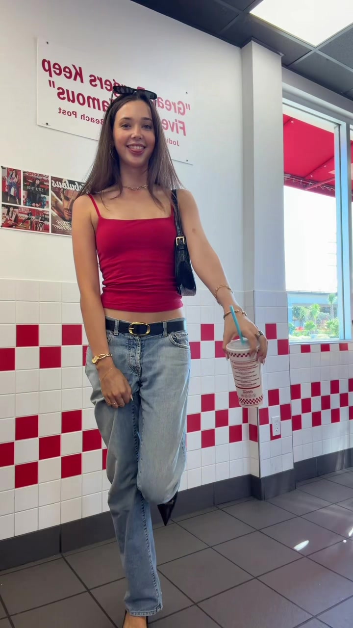 @Bella 🦄