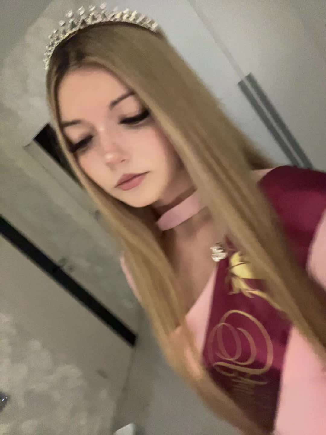 @Avrora_00