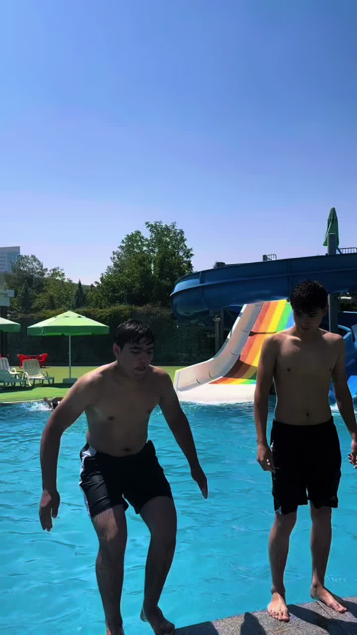 @Alixan_