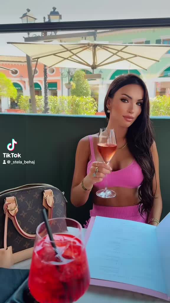 @Stela Kristela Behaj
