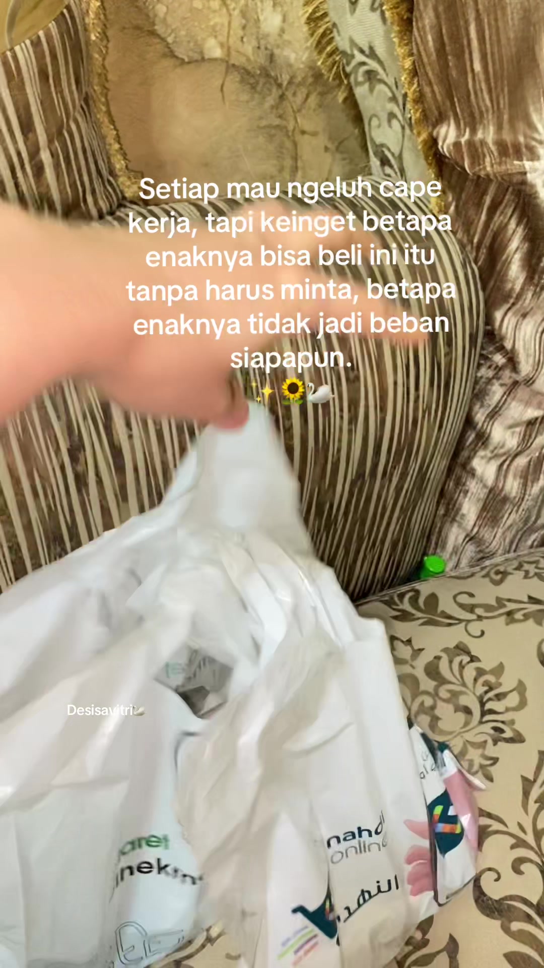 @Desi Savitri 🦢