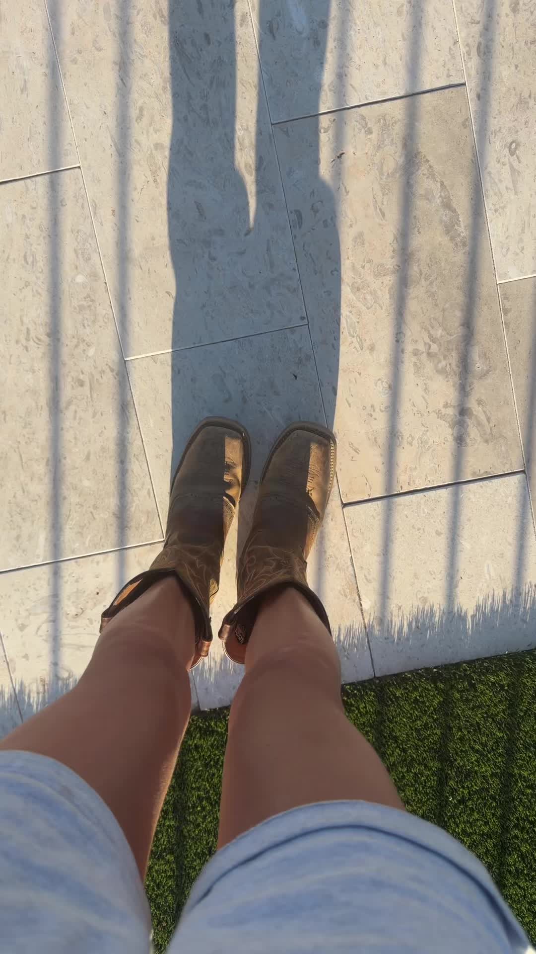 @sydnievanek