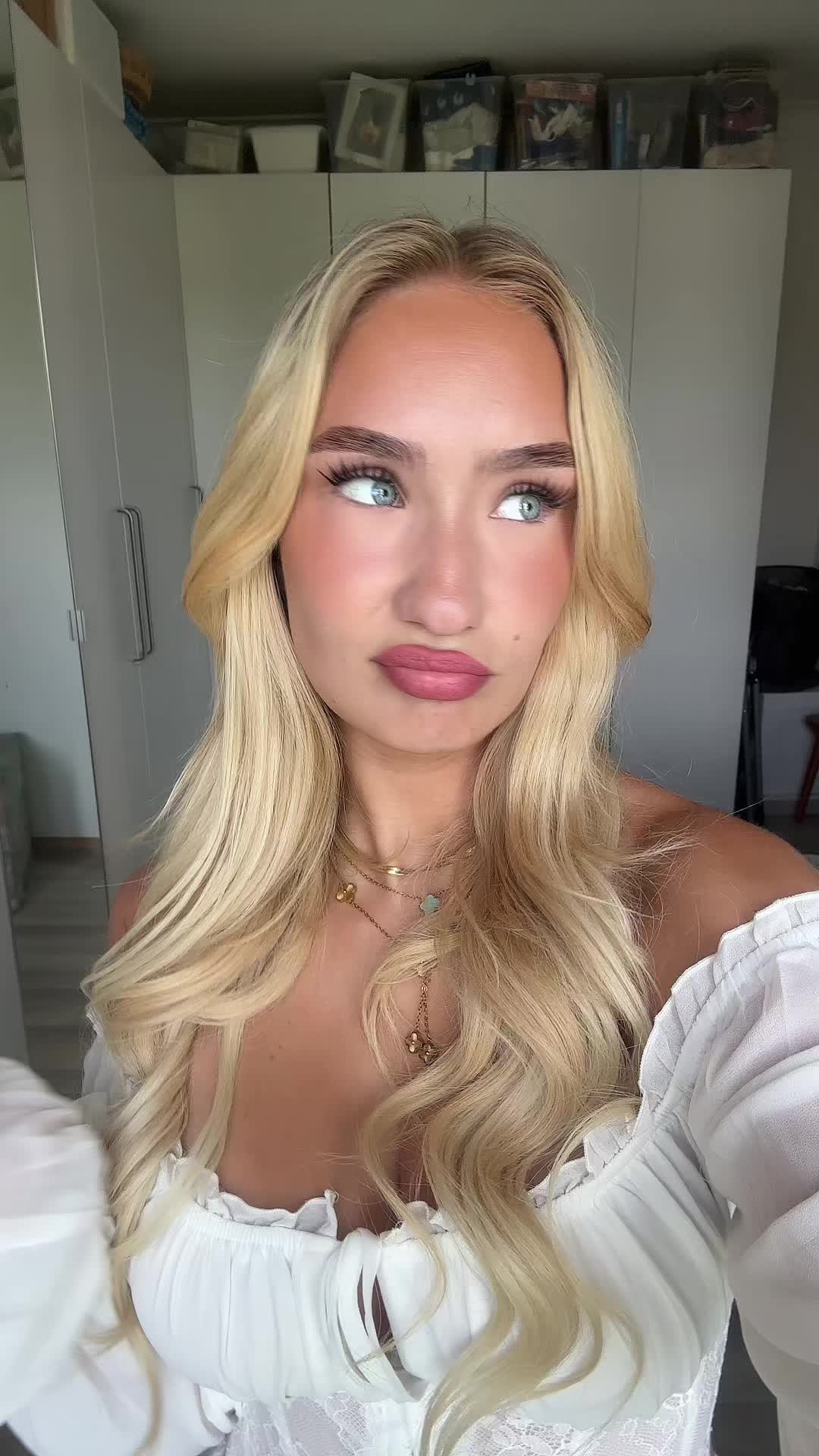 @𝐃𝐈𝐀𝐍𝐀 𝐒𝐈𝐗𝐓𝐈𝐍𝐀