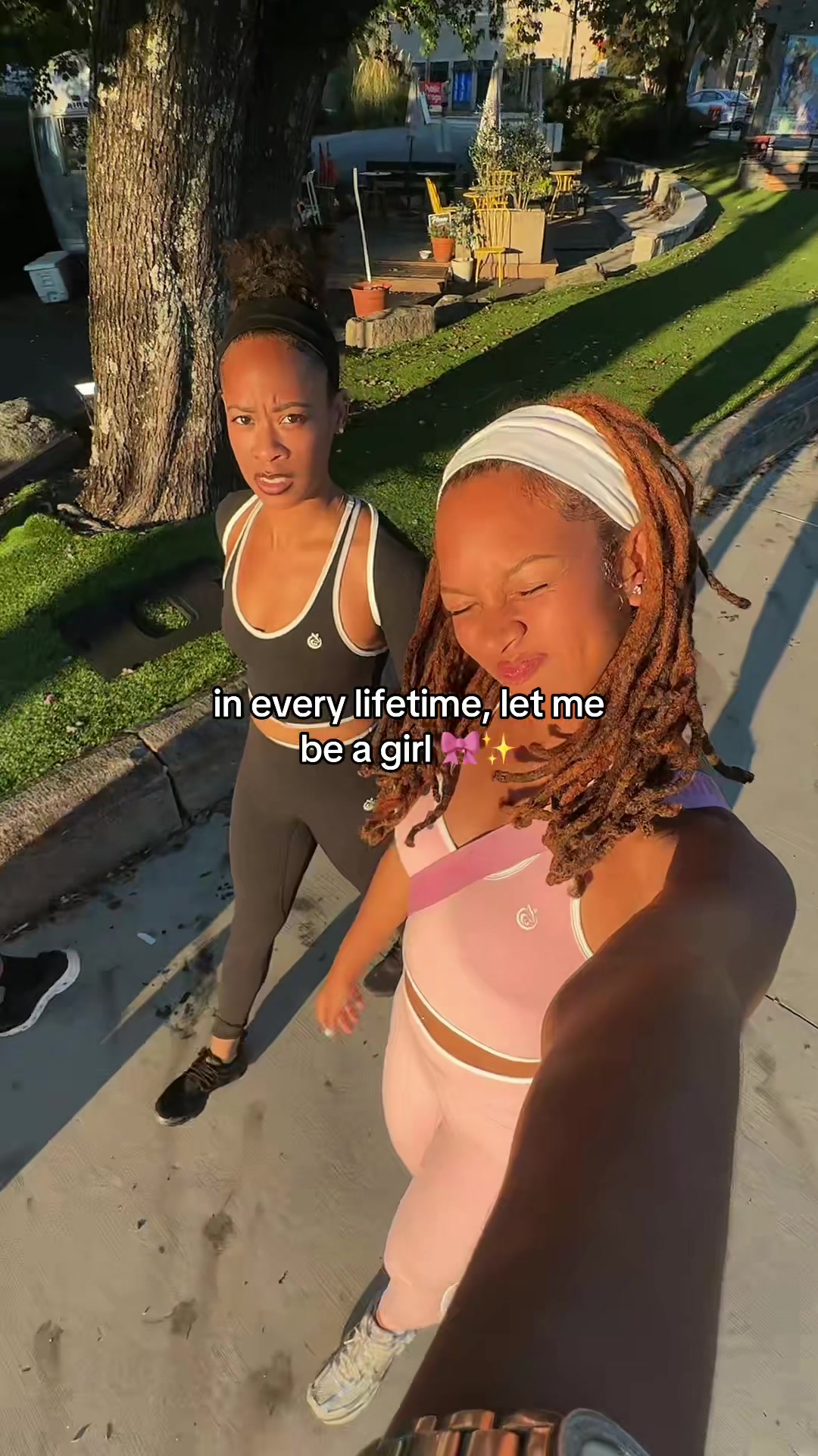 @ella b.