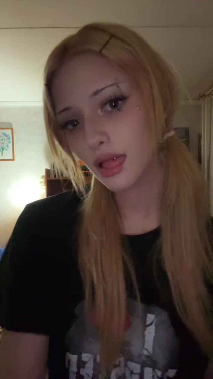 @christinaleks