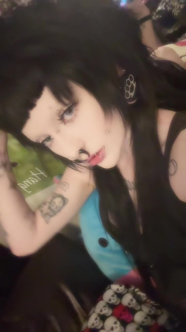 @audreysaysmeow