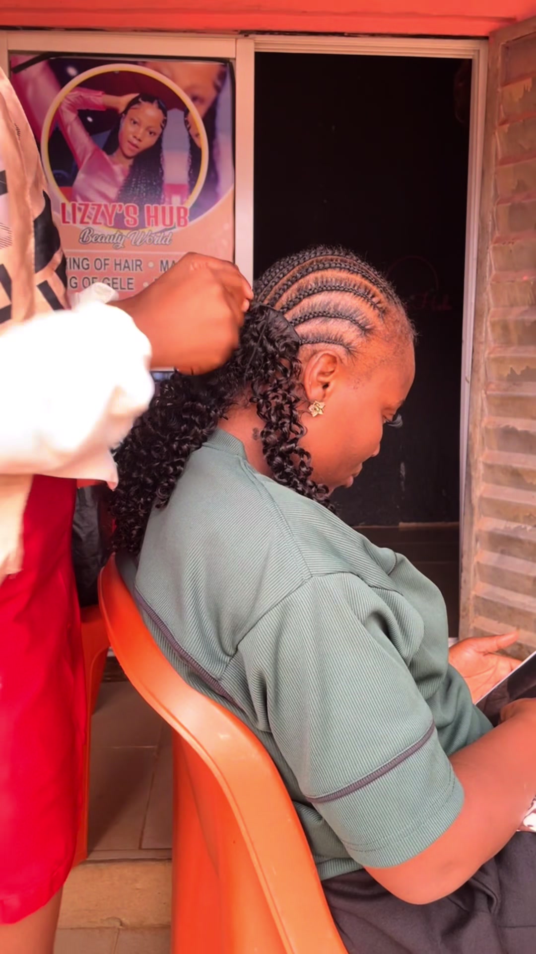 @HAIR STYLIST IN LASU