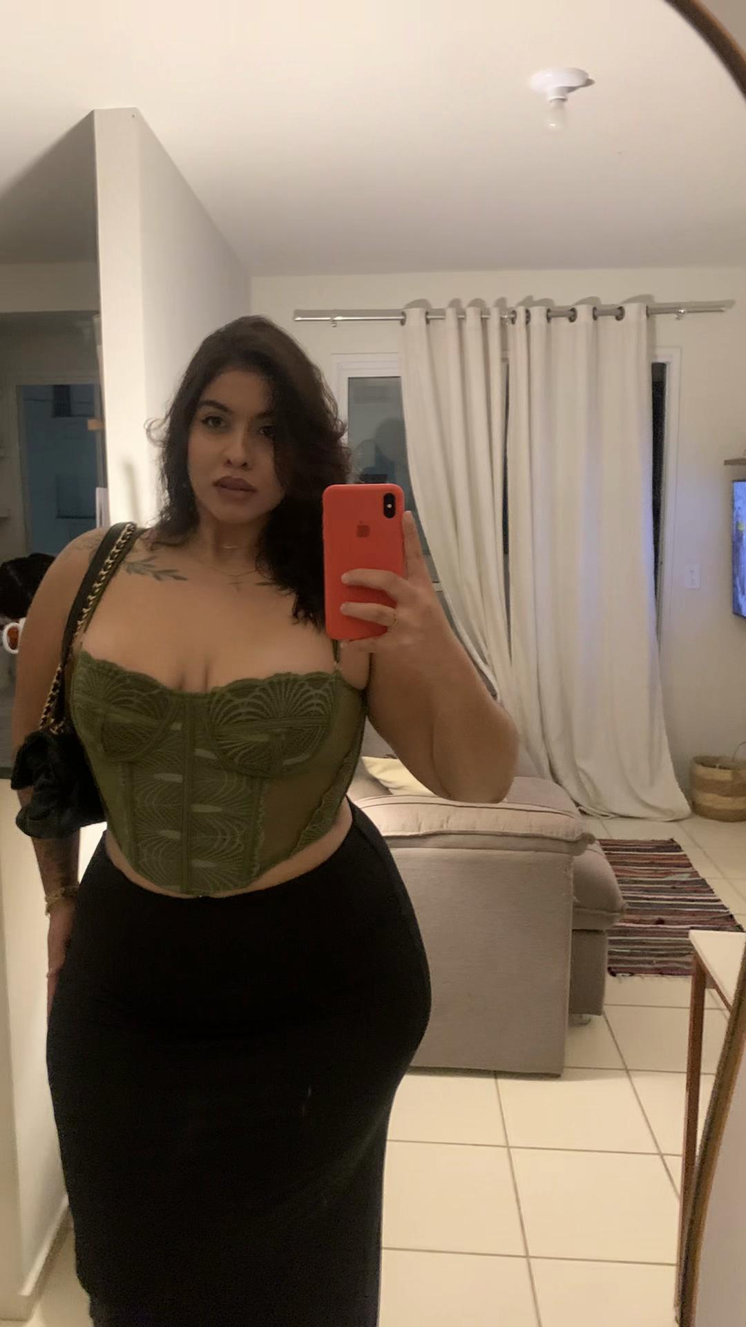 @Laura Tolentino