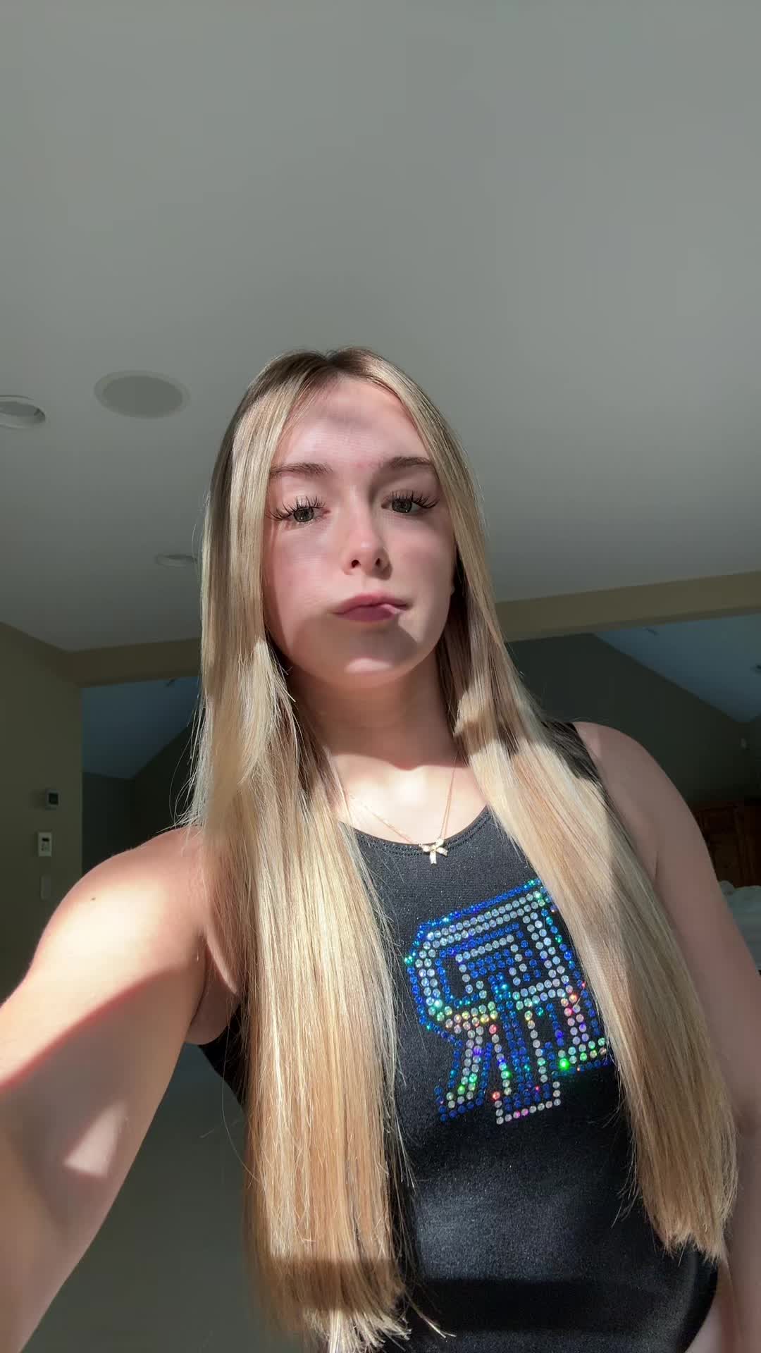 @Riley 🎀🪩✨🩷