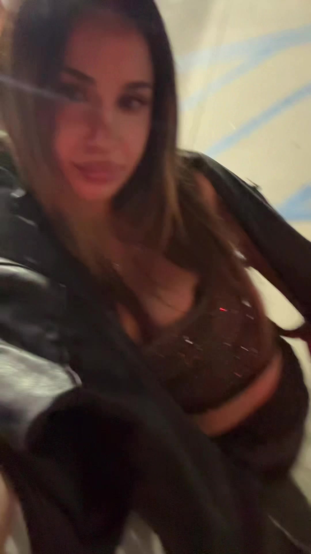 @Mia