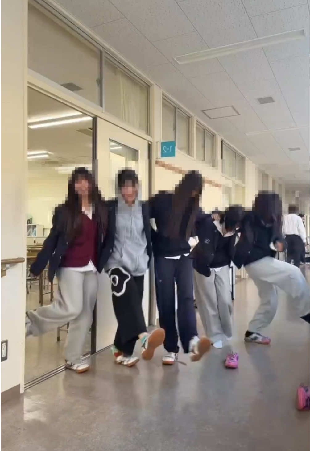 @やまりー