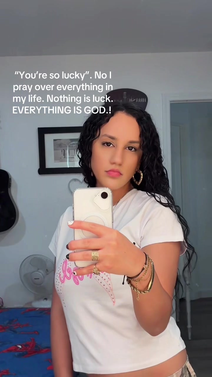 @𝖄𝖆𝖗𝖎 𝕱𝖊𝖑𝖎𝖈𝖎𝖆𝖓𝖔