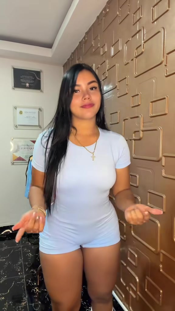 @Laura hurtado