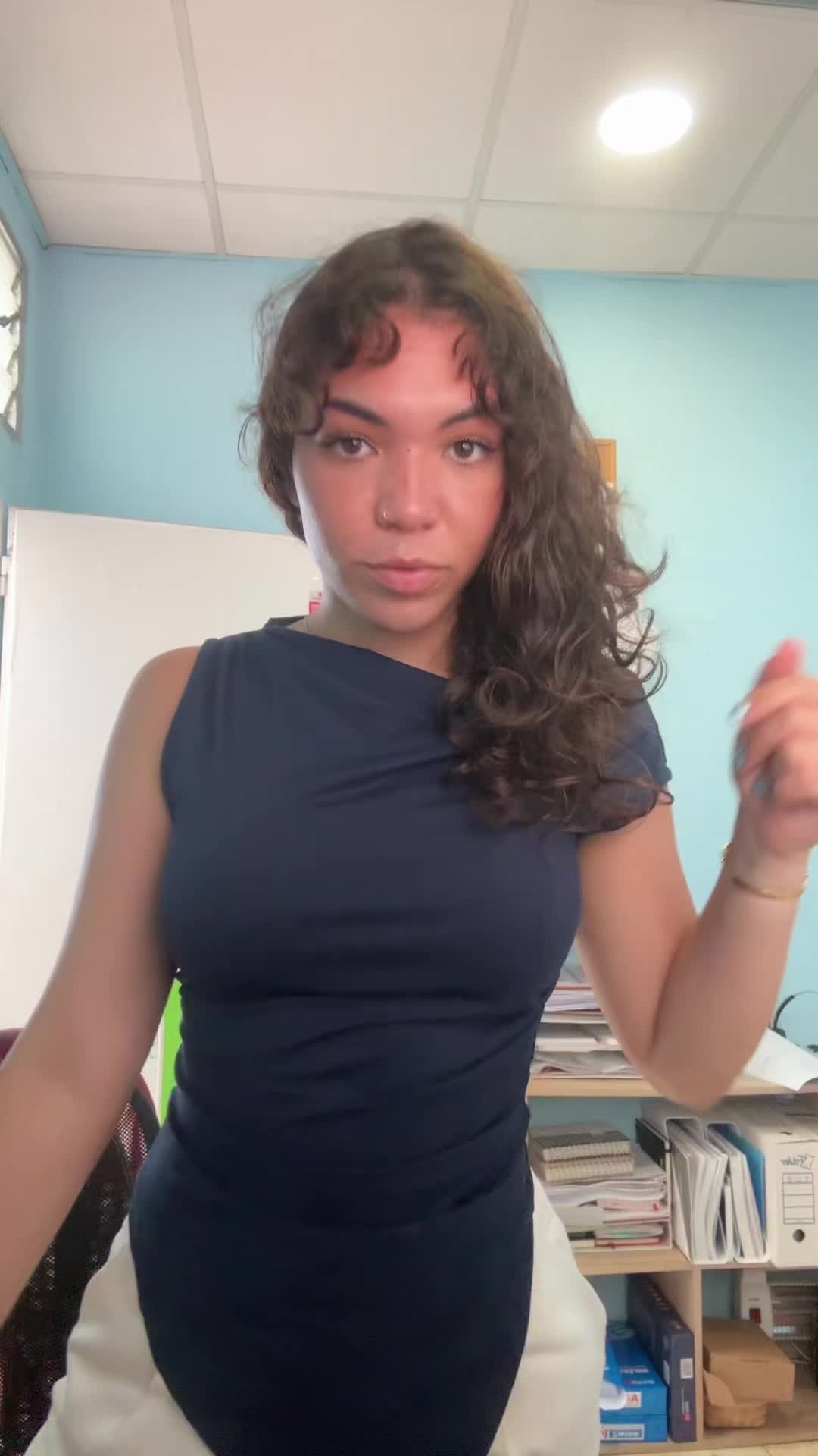 @…