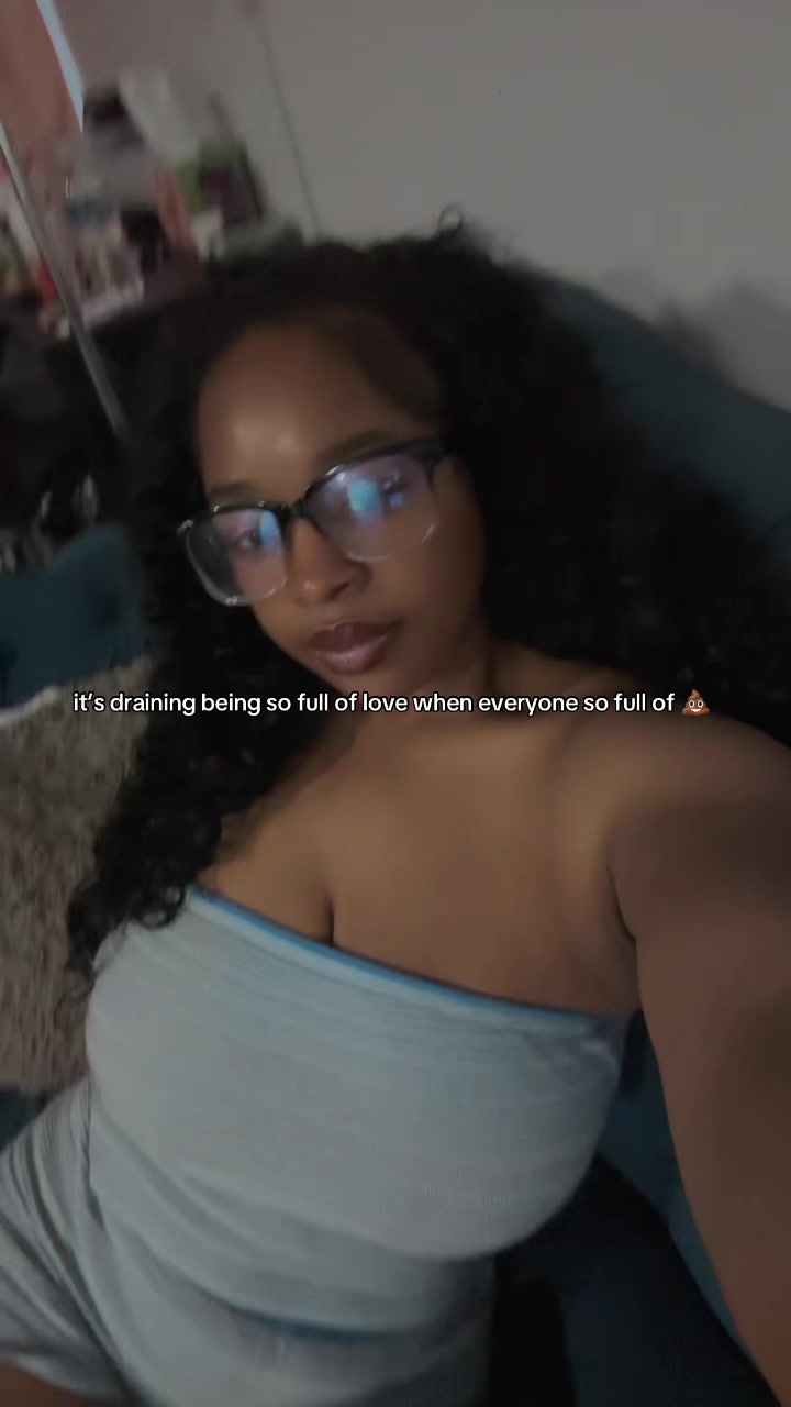 @shegotabag
