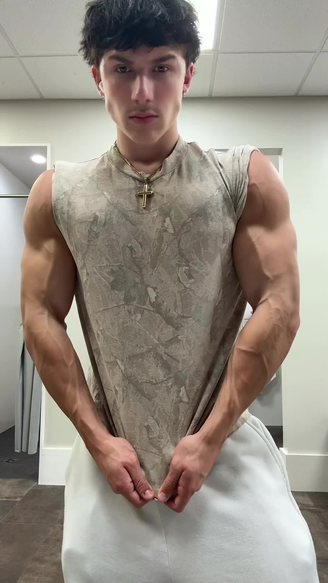 @d33jaee_lifts