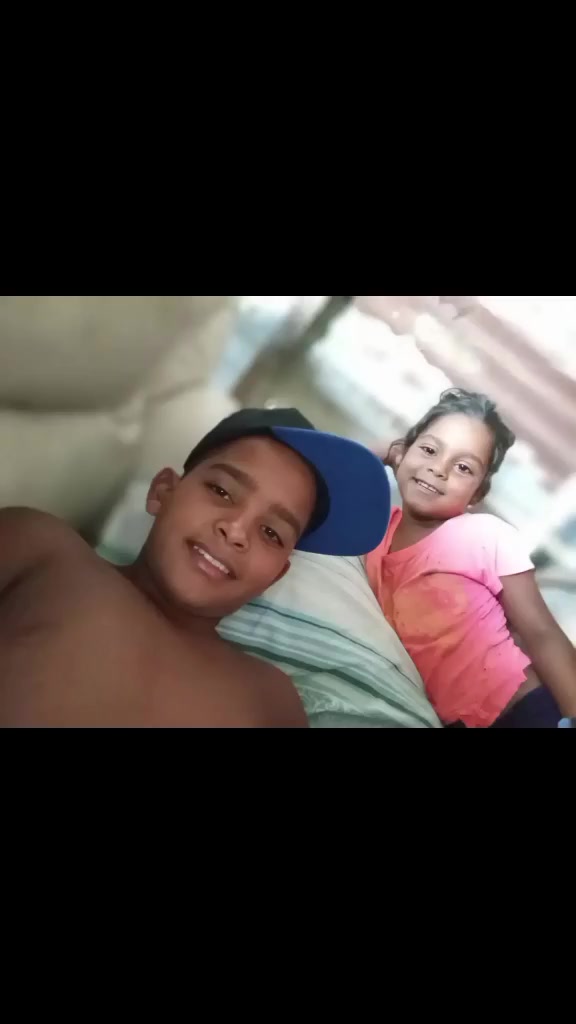 @la de ojitos lindos ๐