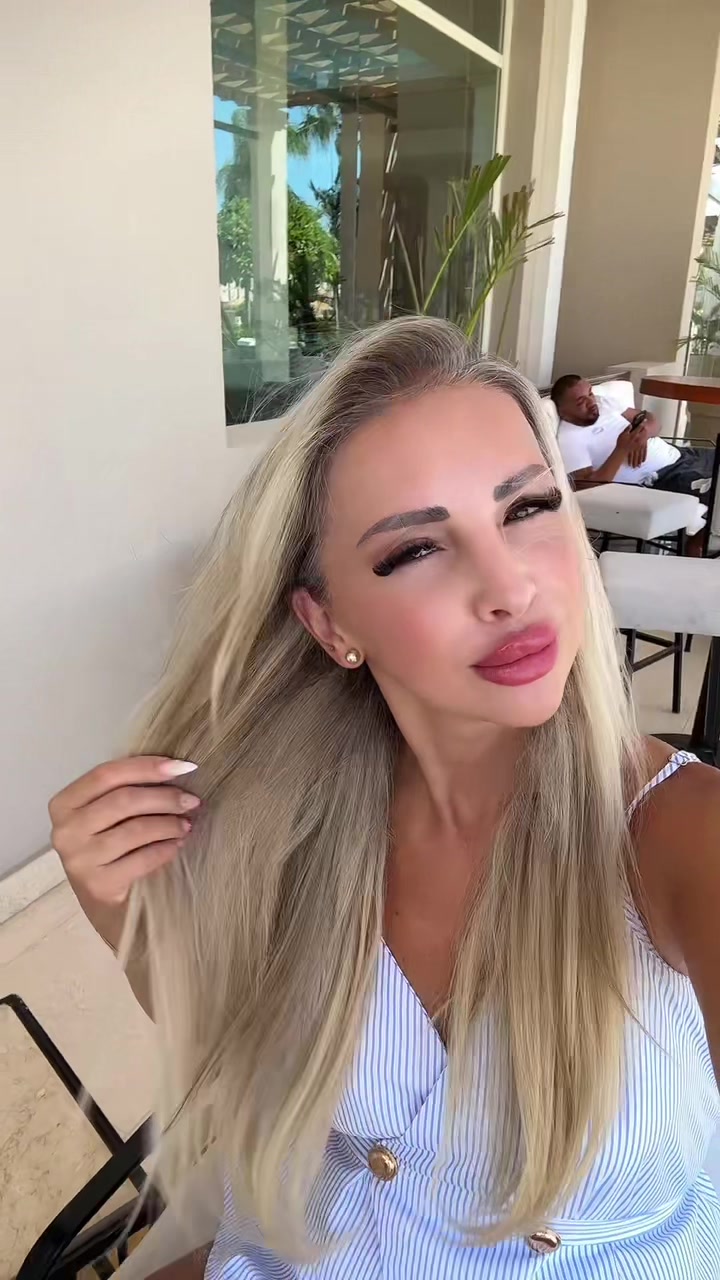 @SimplyChic