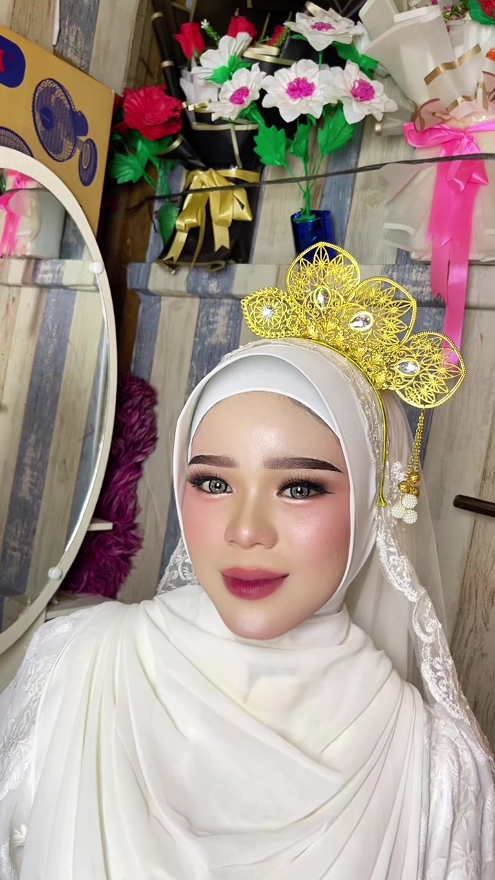 @Anya makeup