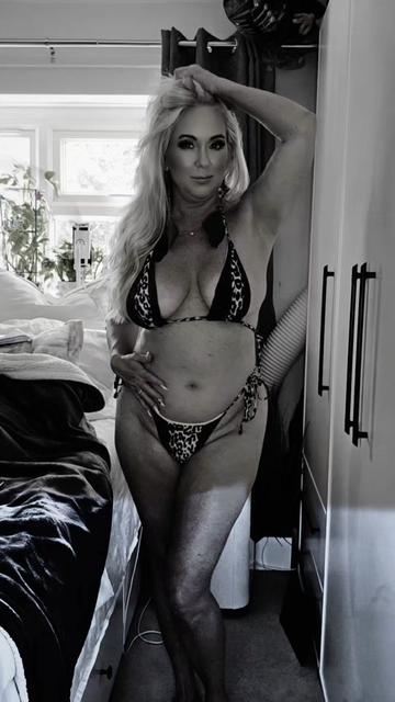 @Tonyaland12/naughtytonya12