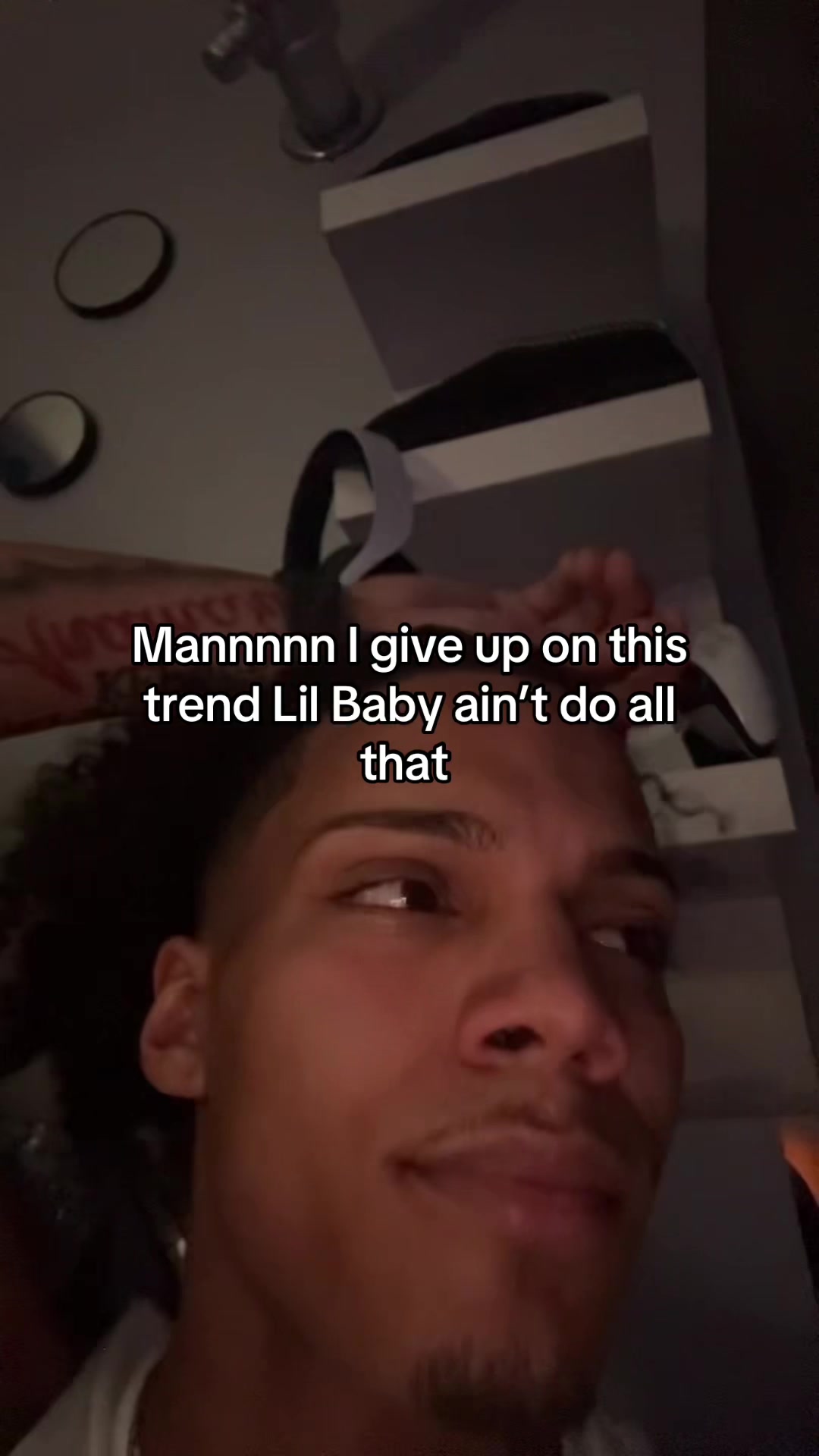 @astackzzz_