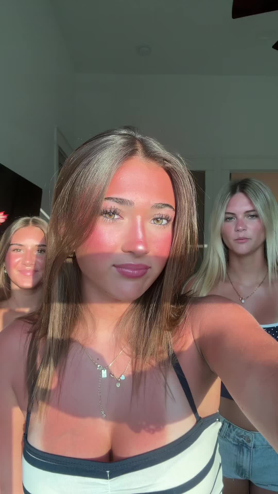 @😚