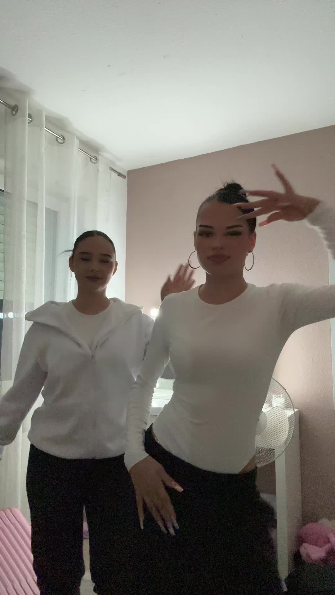 @𝐏𝐢𝐚 𝐚𝐧𝐝 𝐍𝐨𝐞𝐥