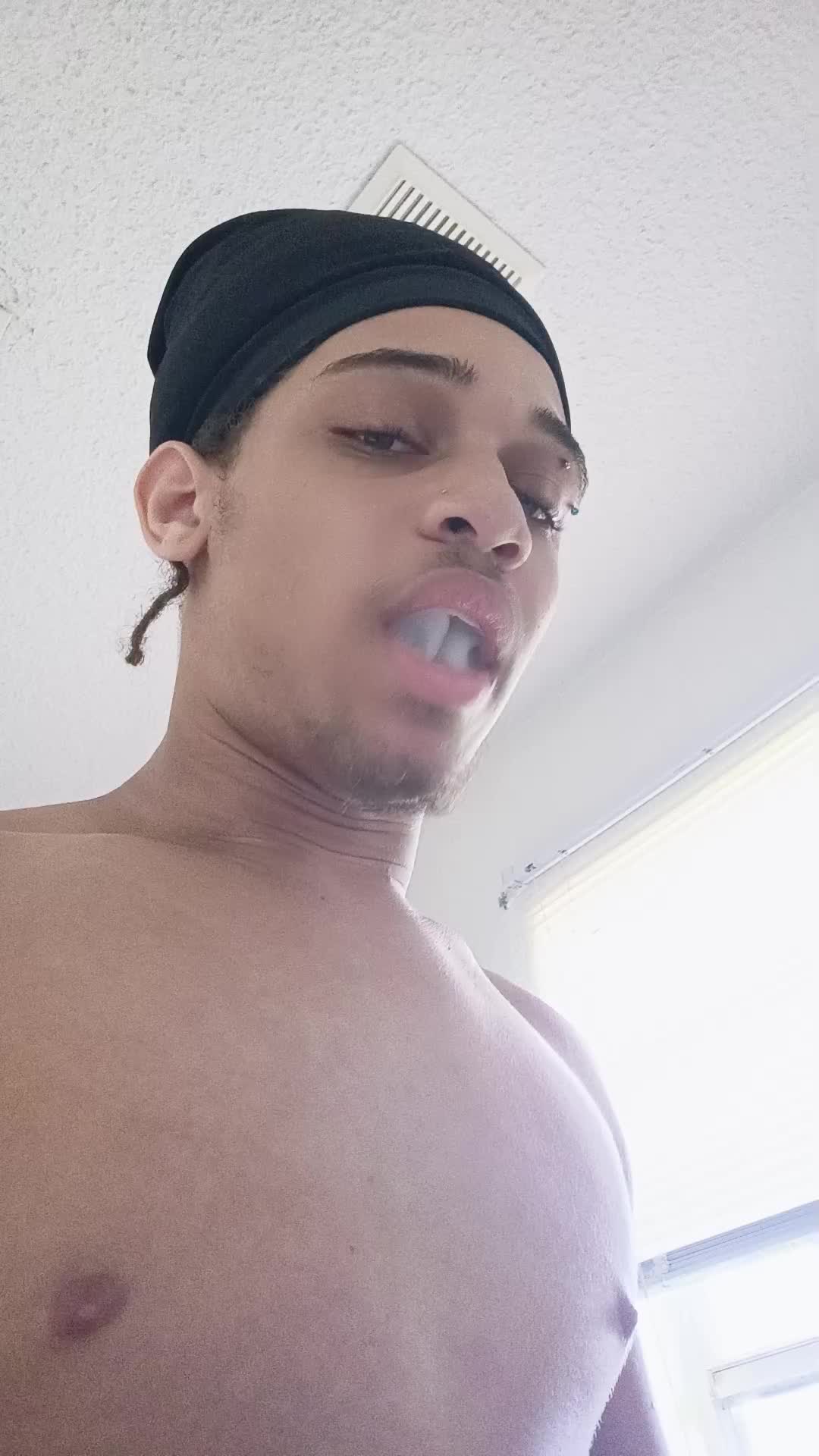 @👻